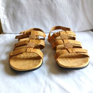 Vionic Podiatrist Designed Strappy Flat Sandals 8M